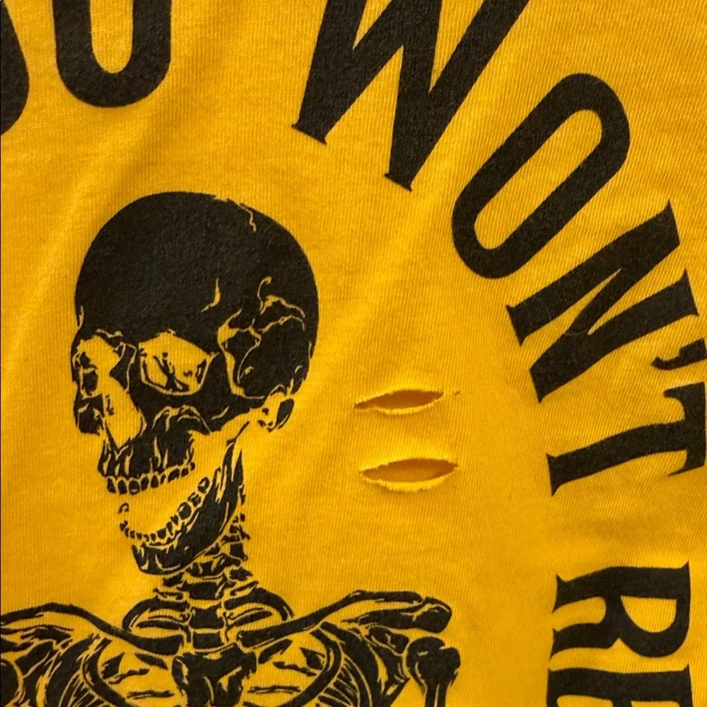 Cropped Yellow Graphic Tee - Women - Picture 4 of 6